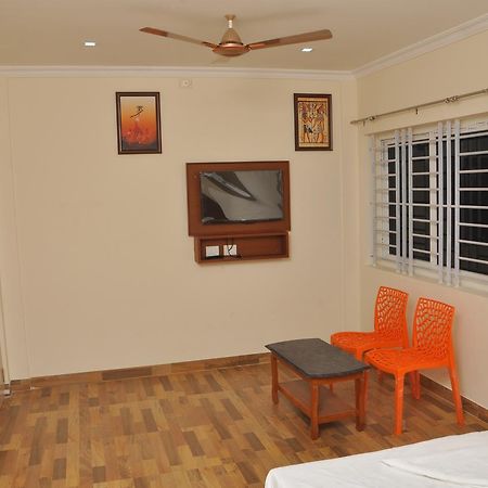 Altis Lodge Erode Kültér fotó